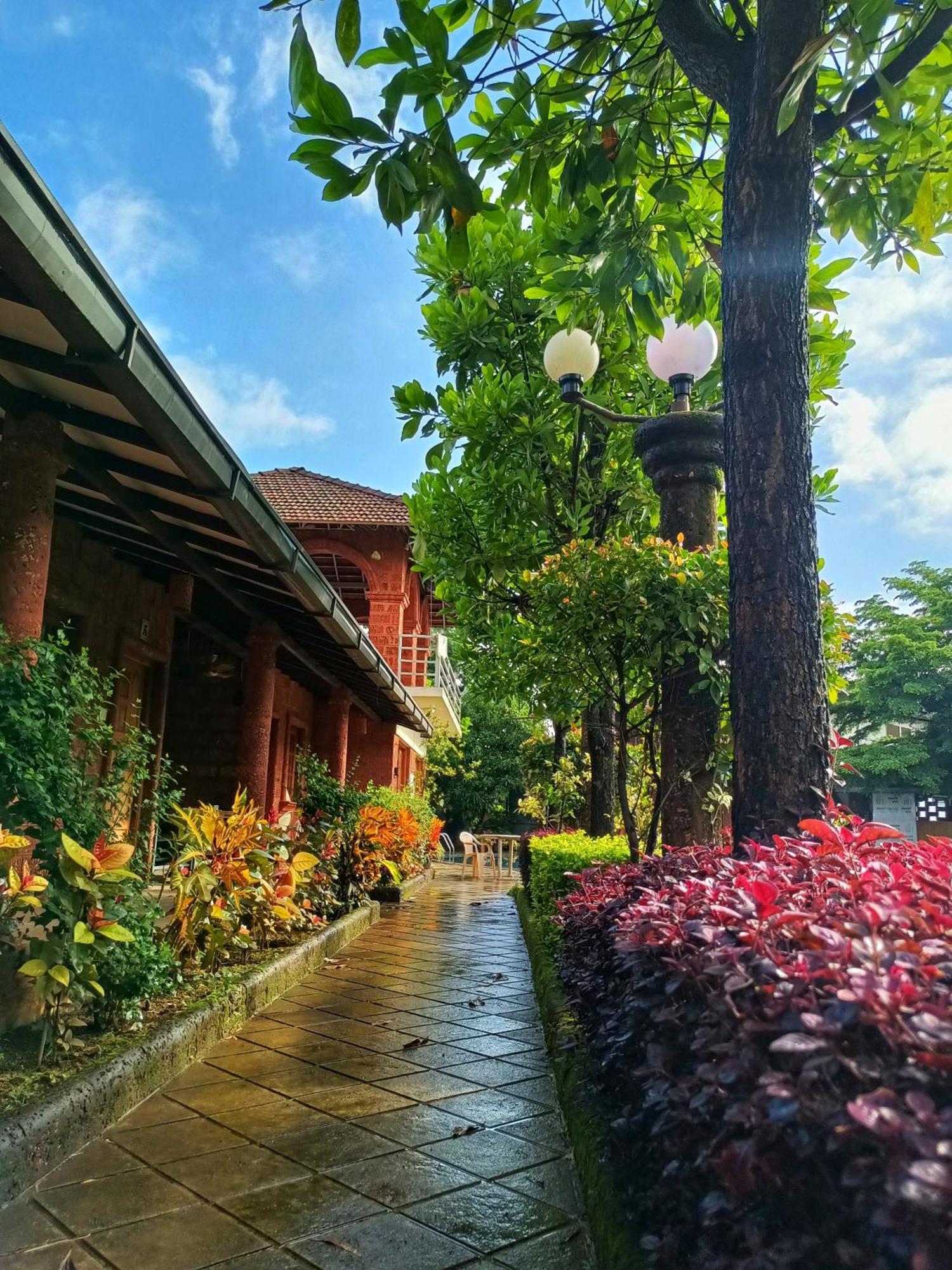 Red Stone Resort Алибаг Экстерьер фото